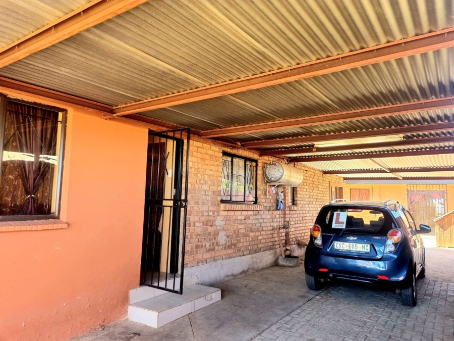 3 Bedroom Property for Sale in Roodepan Northern Cape